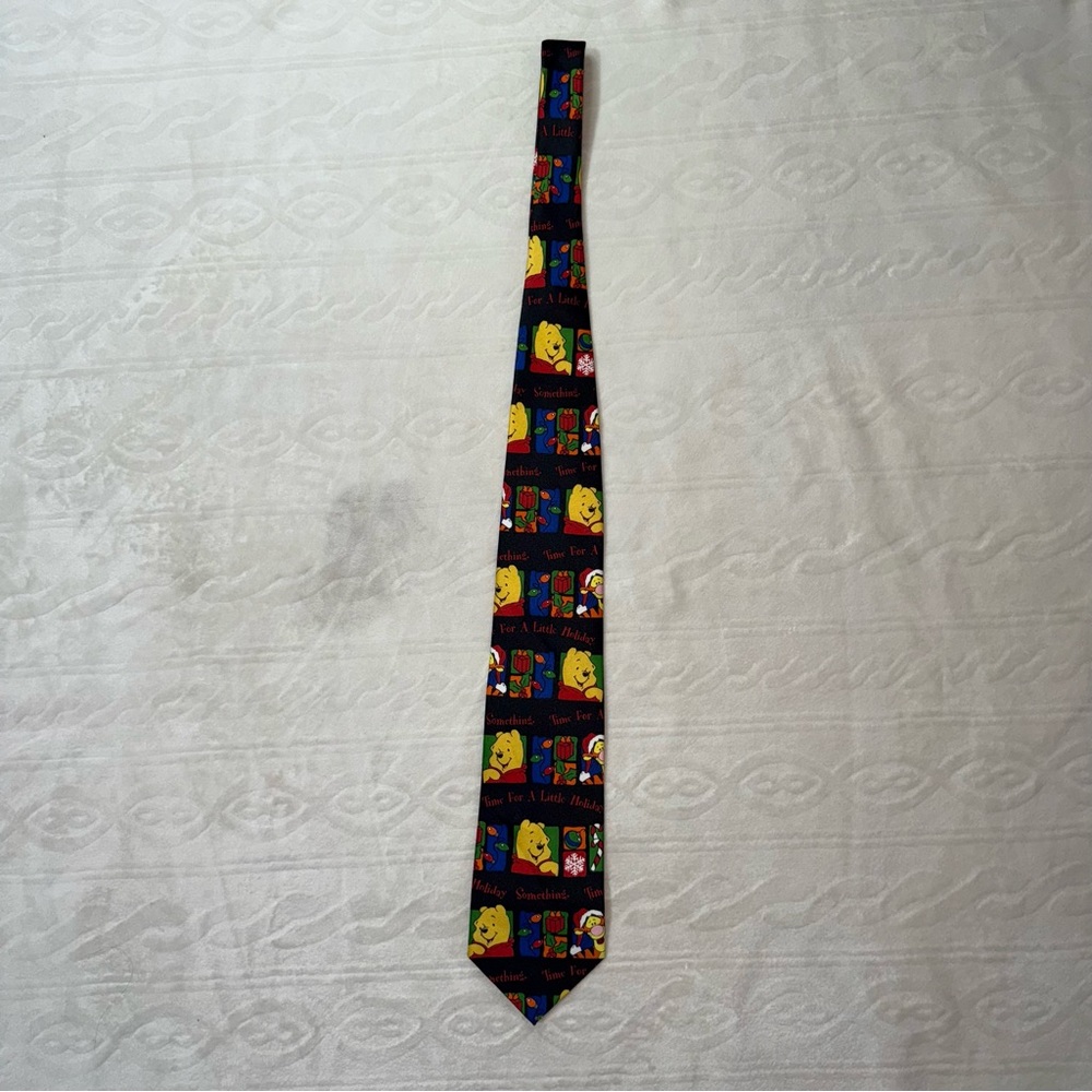 Pooh‎ Bear Disney Christmas Themed Tie